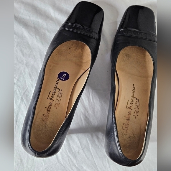 Salvatore Ferragamo black heel pumps size 7 - Picture 10 of 10